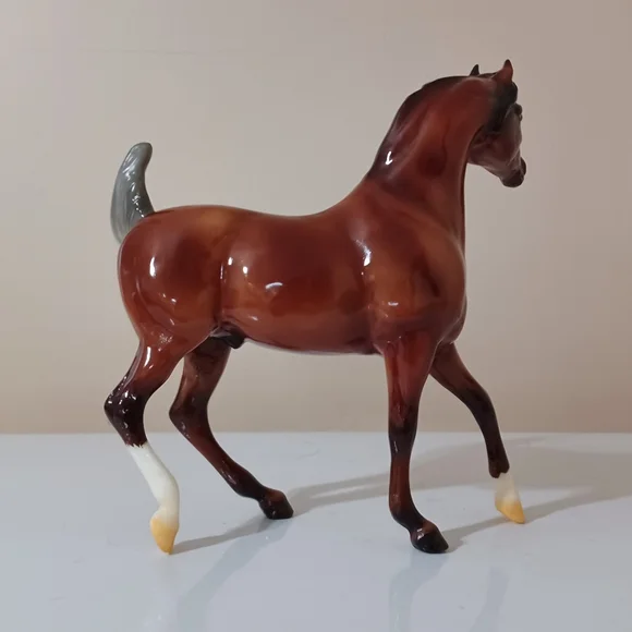 Breyer Lugh Breyerfest 2020 Special Run - Picture 6 of 16